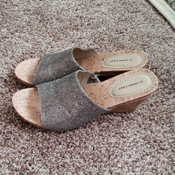 Slipper - Picture 3 of 4